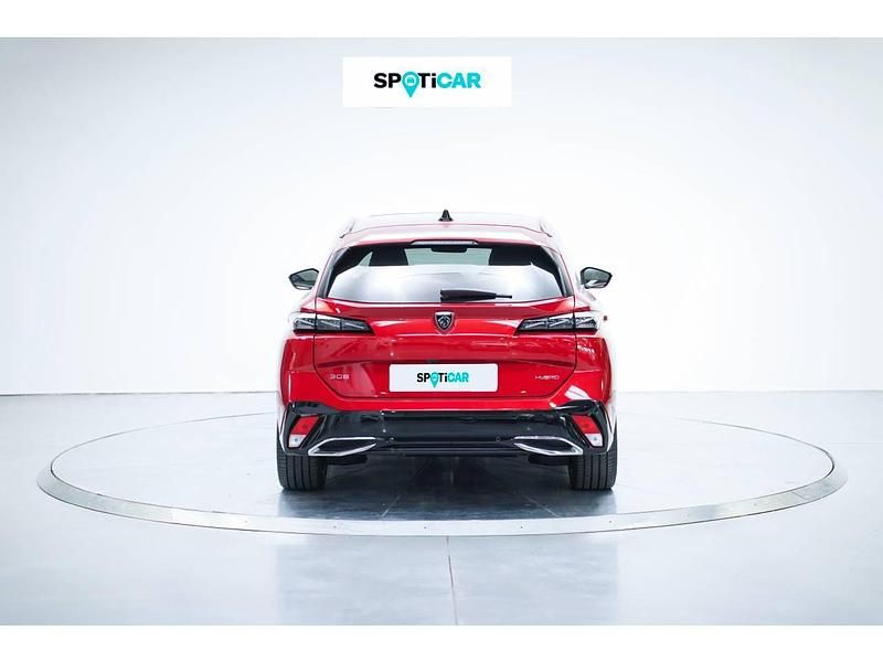 Usado Peugeot 308 SW GT 180 CV (132 kW) 2024 Rojo Familiar