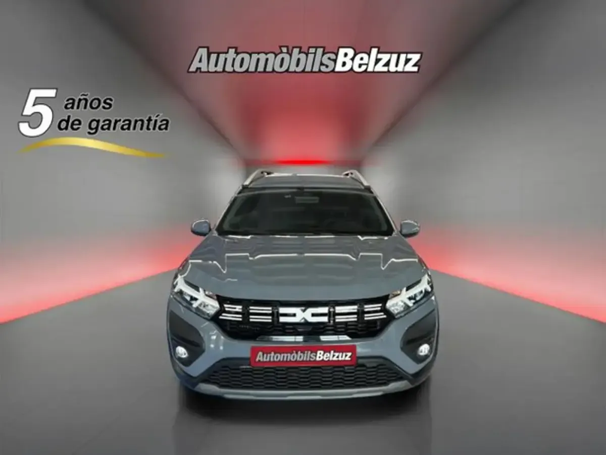 Usado Dacia Jogger Expression 110 CV (80 kW) 2025 Gris Monovolumen