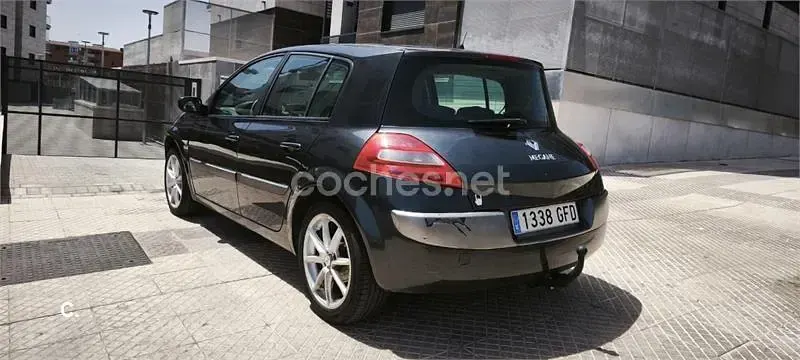 Usado Renault Mégane III Extreme 105 CV (77 kW) 2008 Negro Berlina