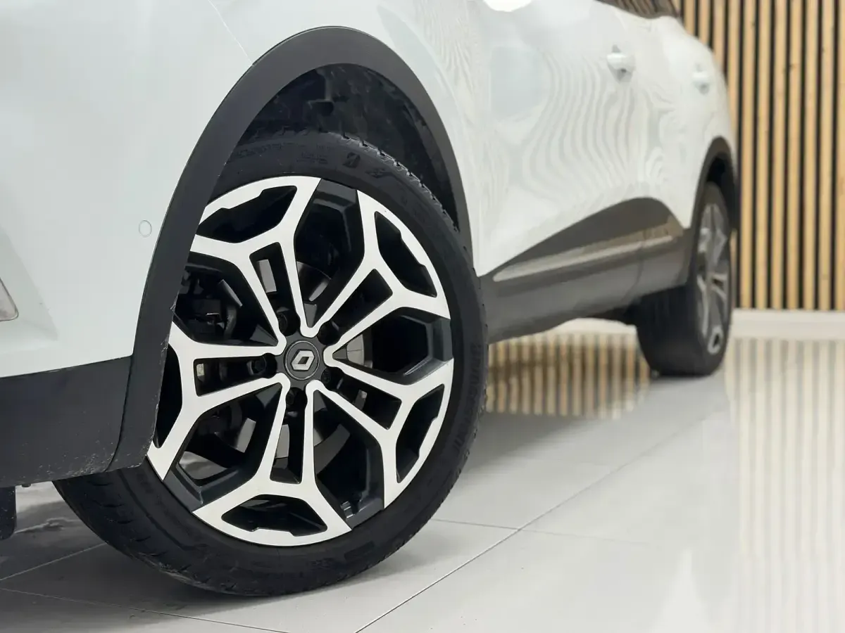 Usado Renault Kadjar Techno 140 CV (102 kW) 2022 Blanco SUV