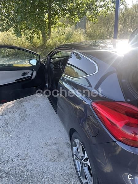 Usado Kia ProCeed 136 CV (100 kW) 2016 Gris / plata Utilitario