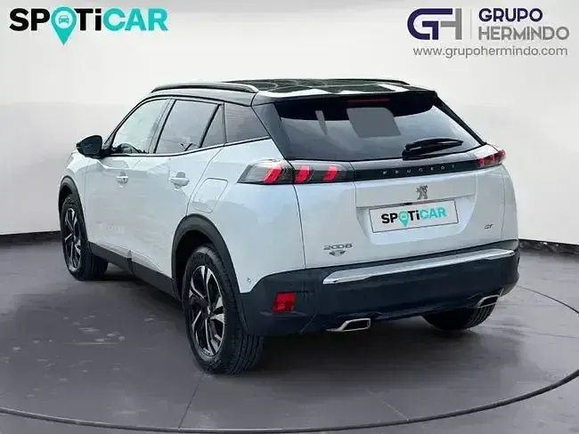 Usado Peugeot 2008 GT 130 CV (95 kW) 2022 Blanco SUV