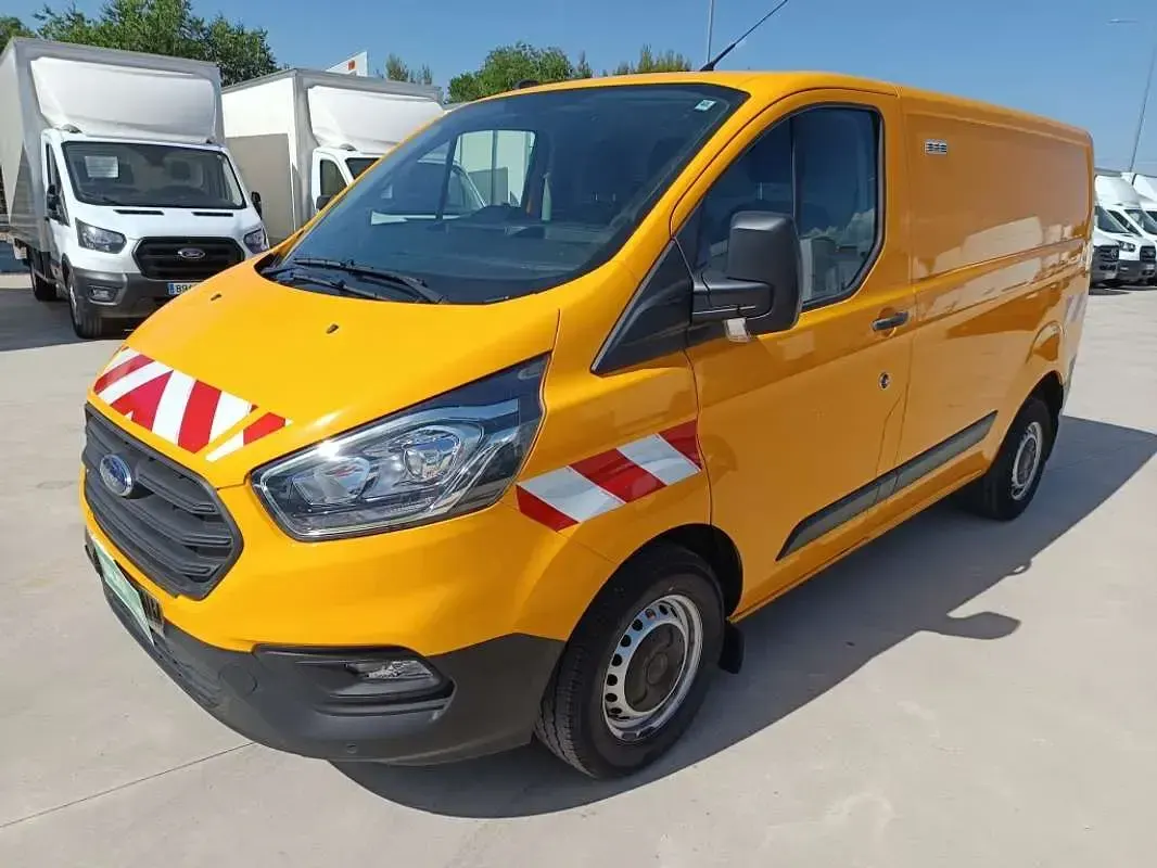Usado Ford Transit Custom Trend 131 CV (96 kW) 2021 Amarillo Van