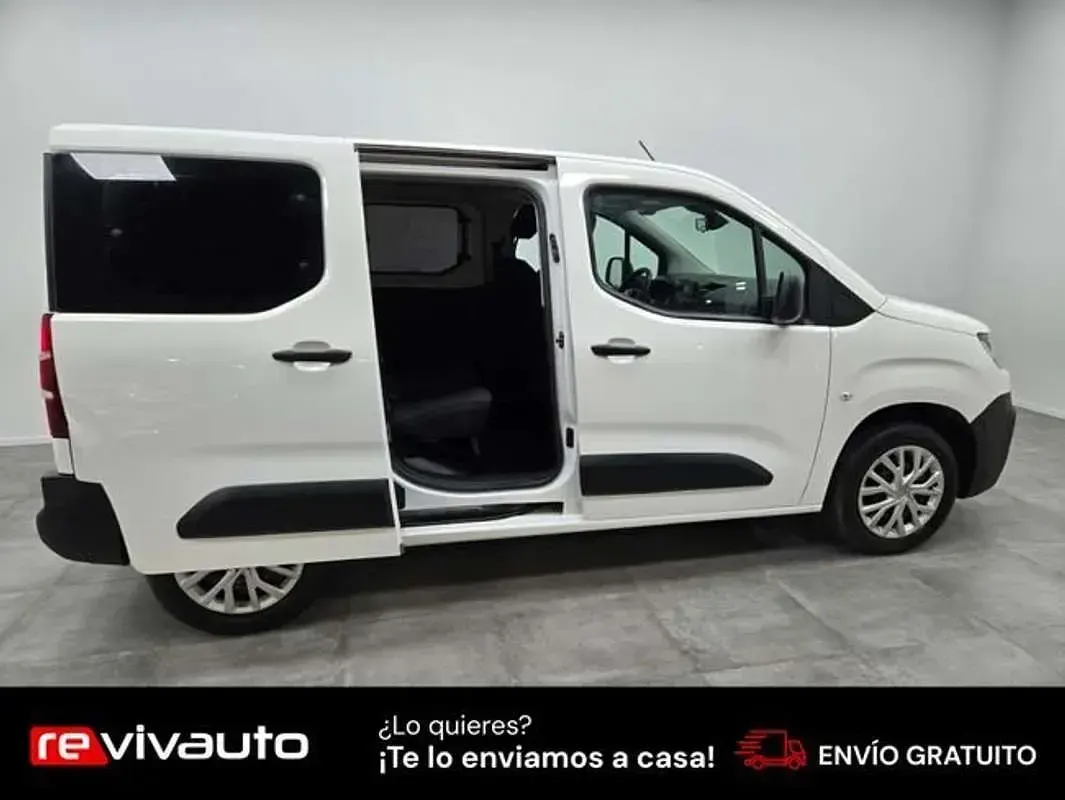 Usado Citroën Berlingo Feel 102 CV (75 kW) 2022 Marrón Monovolumen