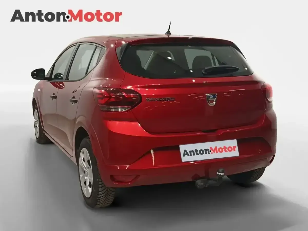 Usado Dacia Sandero Essentiel 101 CV (74 kW) 2022 Granate Berlina