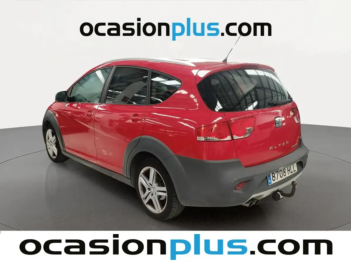 Usado Seat Altea 105 CV (77 kW) 2012 Rojo SUV