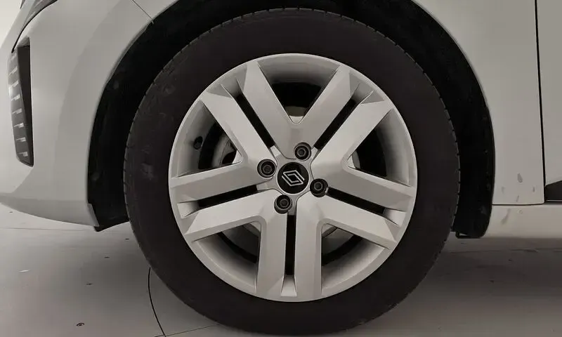 Używany Renault Clio V Evolution 100 KM (73 kW) 2024 Biały Sedan/Limuzyna