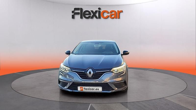 Usado Renault Mégane IV Business 140 CV (102 kW) 2020 Gris Berlina
