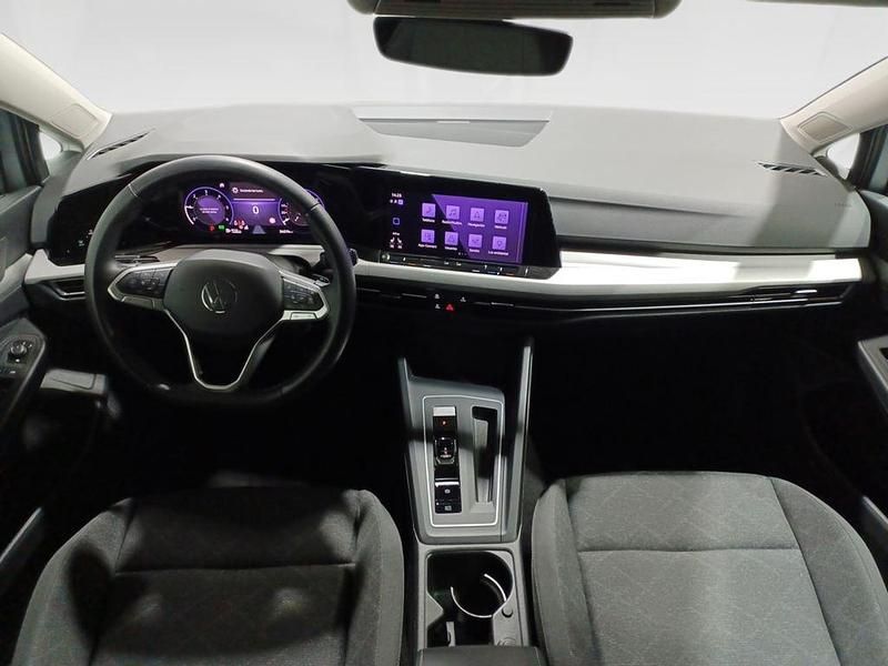 Usado VW Golf VIII Life 115 CV (84 kW) 2023 Gris plata Utilitario