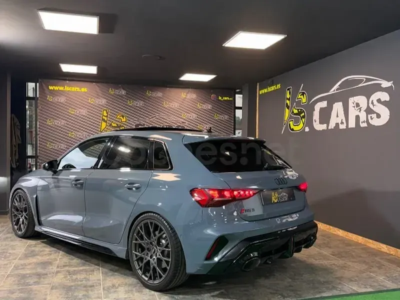 Usado Audi RS3 400 CV (294 kW) 2025 Gris / plata Berlina