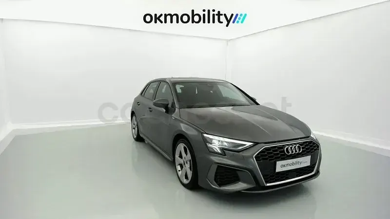 Käytetty Audi A3 S-Line 150 HP (110 kW) 2024 Harmaa Sedan