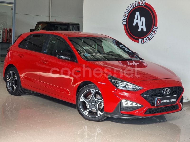 Rojo Usado 2023 Hyundai i30 N Line Berlina | 19.450 € (Precio justo) - Imagen 1/4