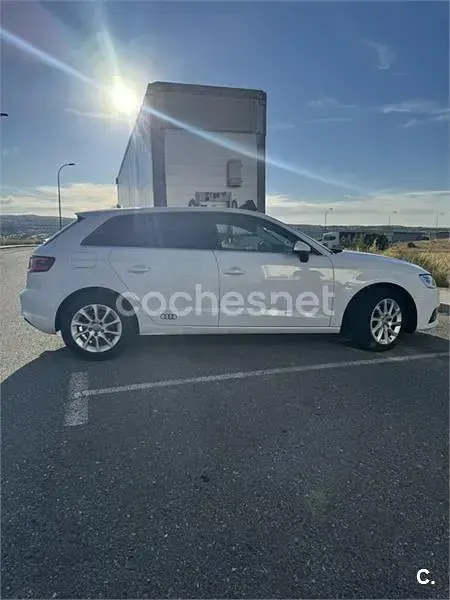 Usado Audi A3 Attraction 110 CV (80 kW) 2014 Blanco Berlina