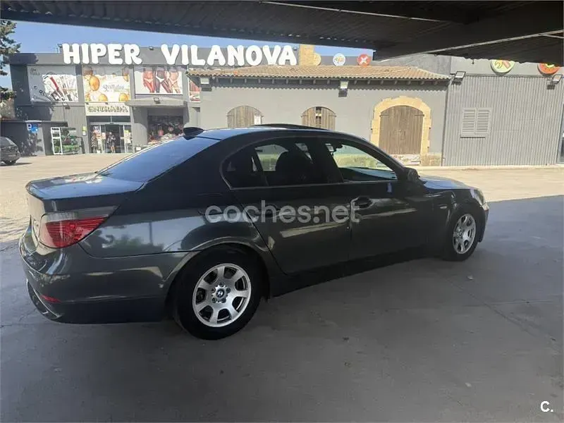 Usado BMW 520 163 CV (119 kW) 2006 Gris / plata Berlina