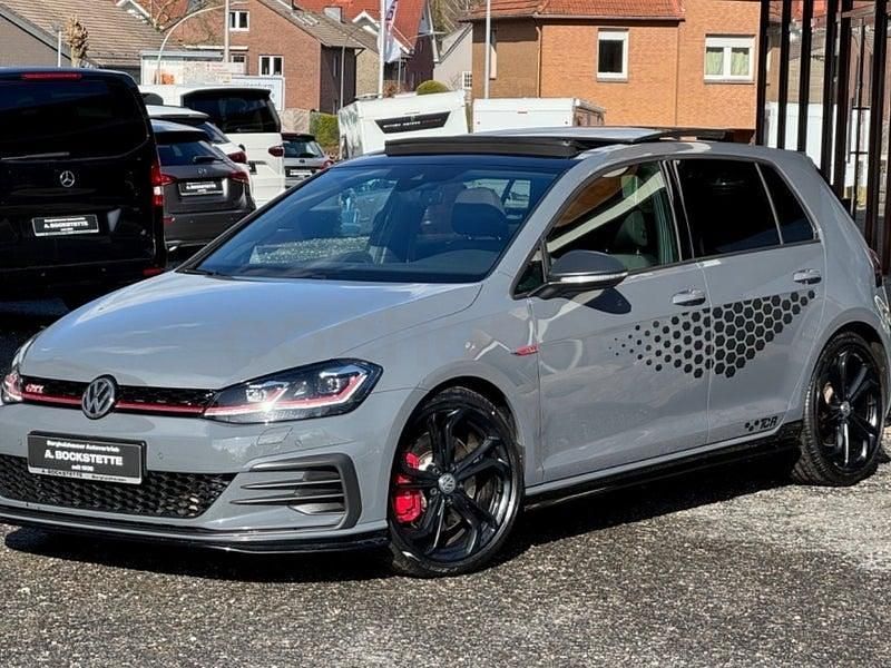 Usado VW Golf VII GTI 290 CV (213 kW) 2019 Gris / plata Berlina