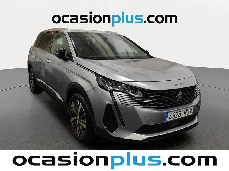 Usado Peugeot 5008 Allure 130 CV (95 kW) 2023 Gris SUV