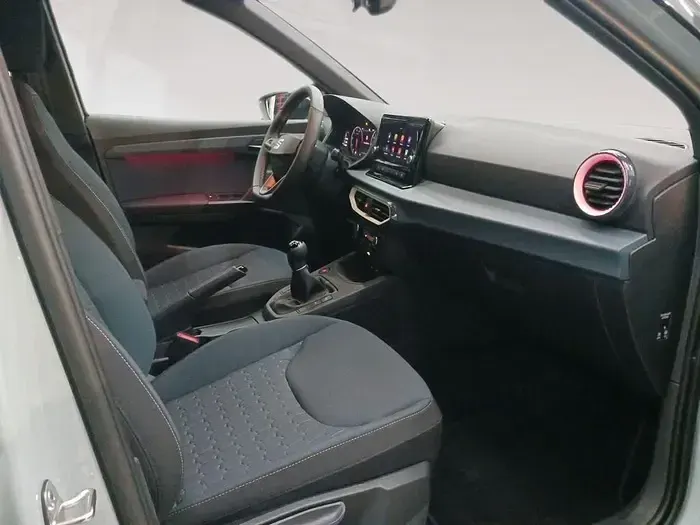 Usado Seat Arona Style 115 CV (84 kW) 2025 Verde SUV
