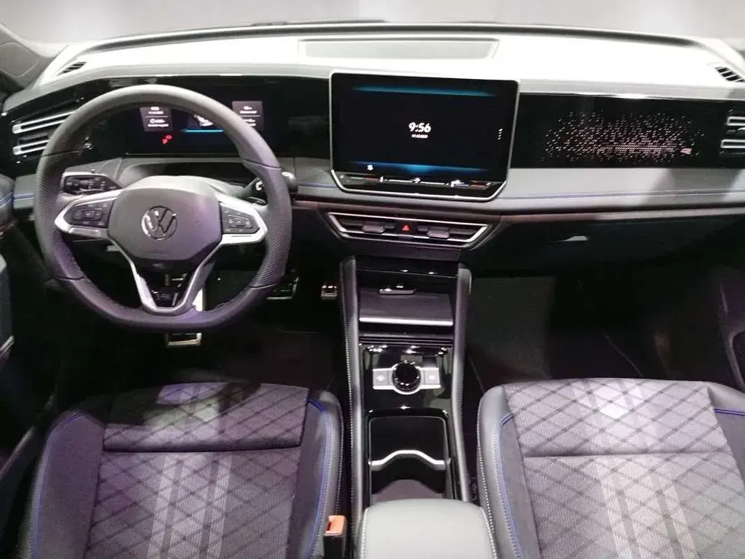 Usado VW Tiguan R-line 204 CV (150 kW) 2025 Blanco SUV