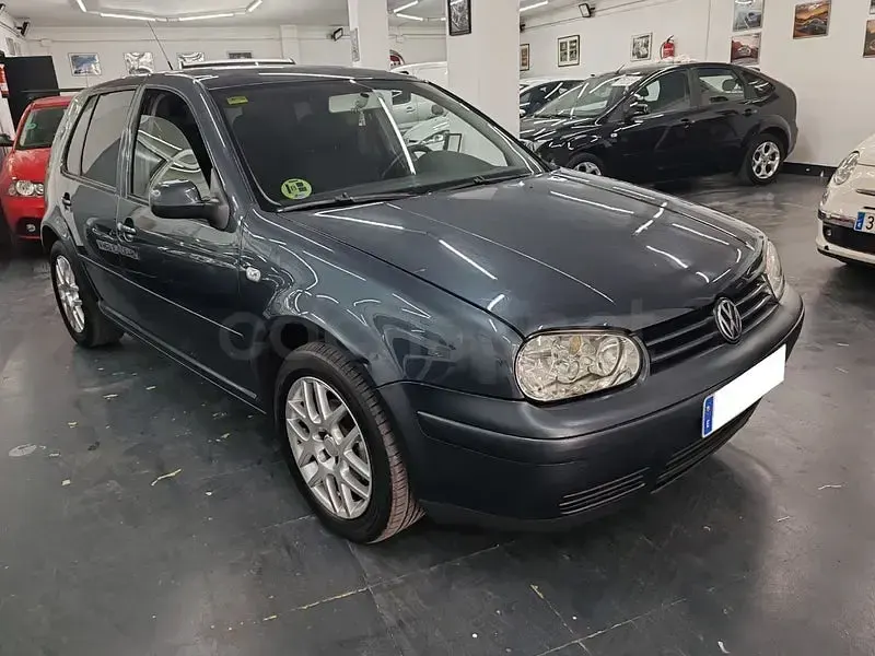 Usado VW Golf IV Conceptline 105 CV (77 kW) 2003 Gris / plata Berlina