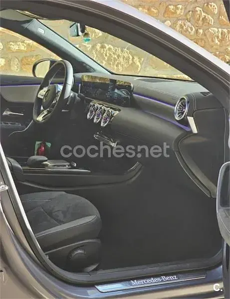 Usado Mercedes A200 150 CV (110 kW) 2022 Gris / plata Berlina