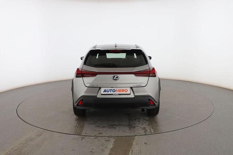 Usado Lexus UX 250h Business Edition 184 CV (135 kW) 2021 Gris SUV