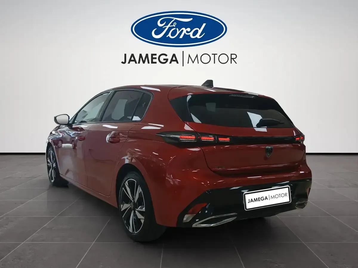 Usado Peugeot 308 Allure 130 CV (95 kW) 2022 Rojo Berlina