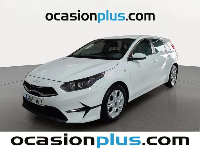 Blanco Usado 2023 Kia Ceed Utilitario | 14.991 € (Precio justo) - Imagen 1/4