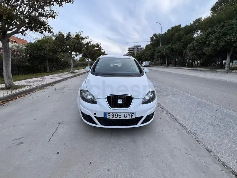 Usado Seat Altea XL Style 105 CV (77 kW) 2010 Blanco Monovolumen