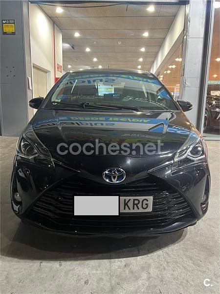 Negro Usado 2018 Toyota Yaris Hybrid Active Berlina | 13.750 € (Buen precio) - Imagen 1/4