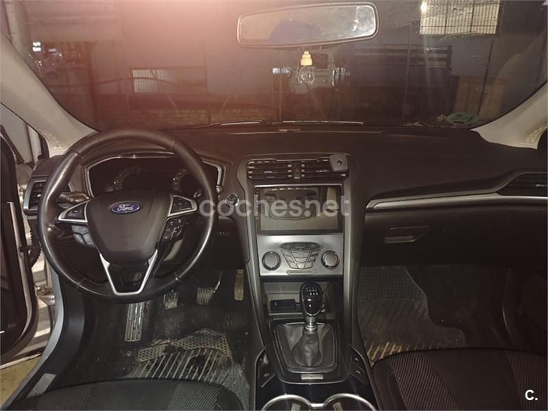 Usado Ford Mondeo Titanium 150 CV (110 kW) 2015 Gris / plata Berlina