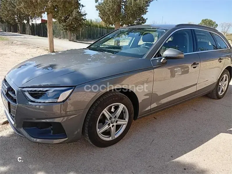 Usado Audi A4 Advanced Plus 163 CV (119 kW) 2020 Negro Familiar