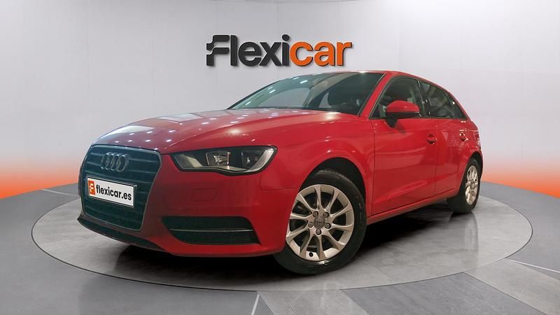 Käytetty Audi A3 Premium 115 HP (84 kW) 2016 Punainen Sedan