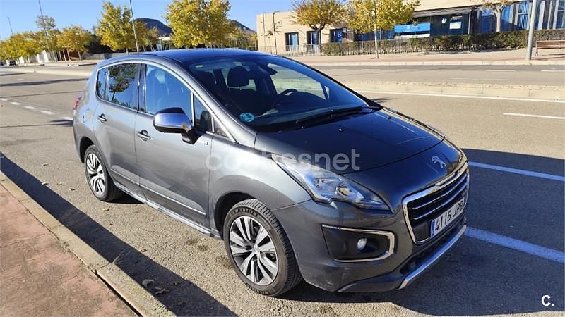 Negro Usado 2016 Peugeot 3008 Style Berlina | 5900 € - Imagen 1/4
