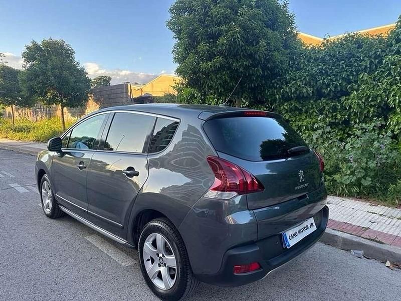 Usado Peugeot 3008 156 CV (114 kW) 2014 Gris Familiar