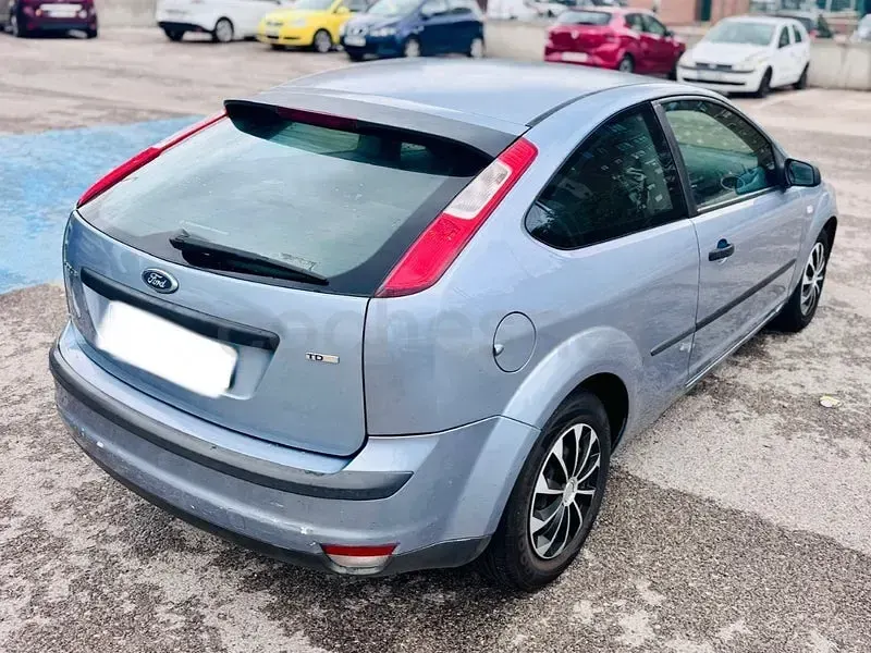 Usado Ford Focus Trend 109 CV (80 kW) 2007 Azul Berlina