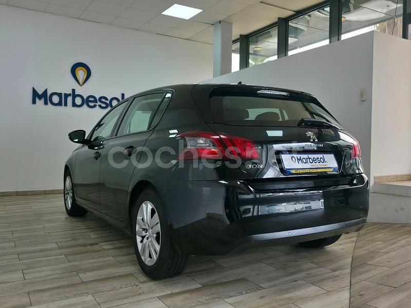 Usado Peugeot 308 Active 110 CV (80 kW) 2021 Negro Berlina