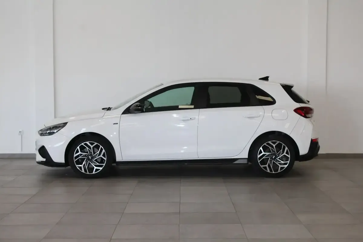 Usado Hyundai i30 N Line 101 CV (74 kW) 2024 Blanco Utilitario