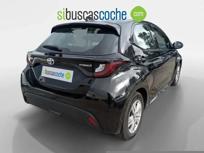 Usado Toyota Yaris Business Edition 116 CV (85 kW) 2021 Gris/plata Utilitario