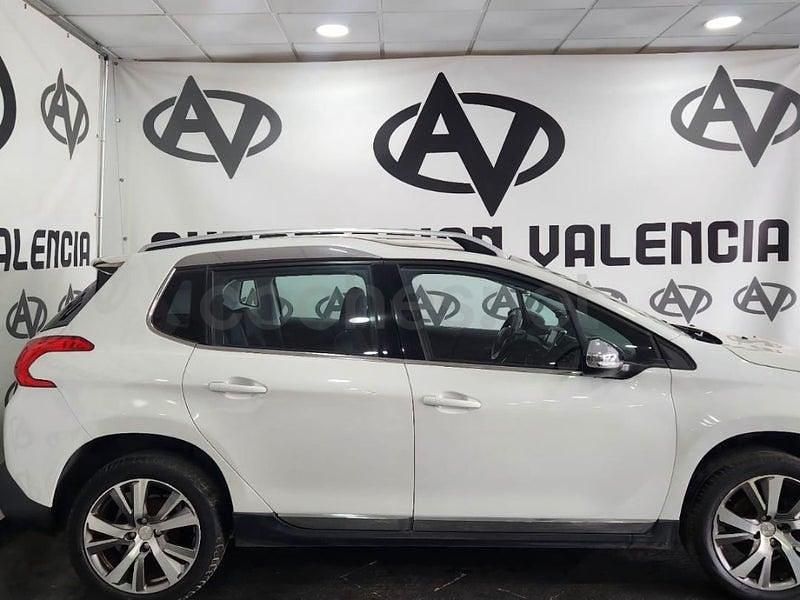 Usado Peugeot 2008 Allure 120 CV (88 kW) 2016 Blanco SUV