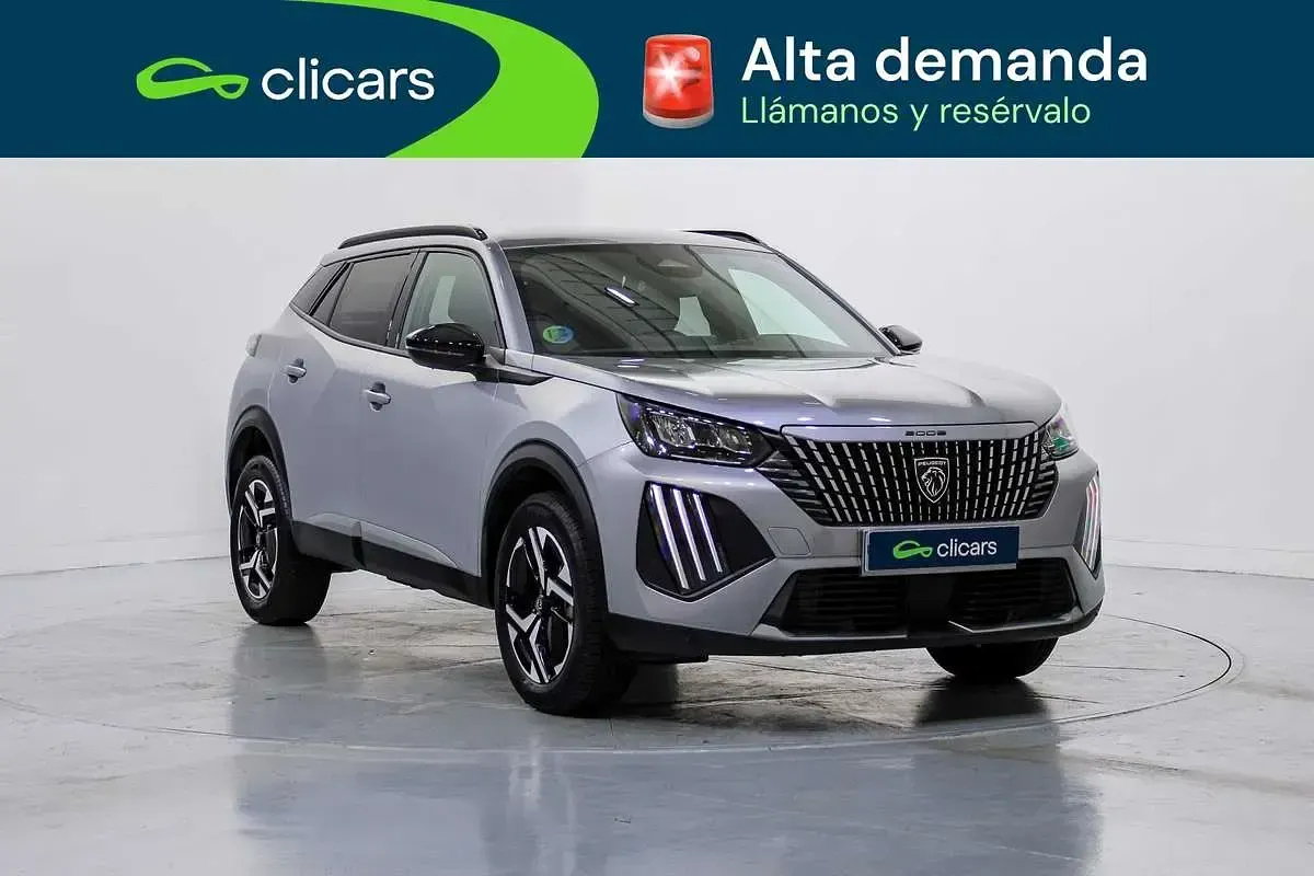 Usado Peugeot 2008 Allure 136 CV (100 kW) 2025 Plateado SUV