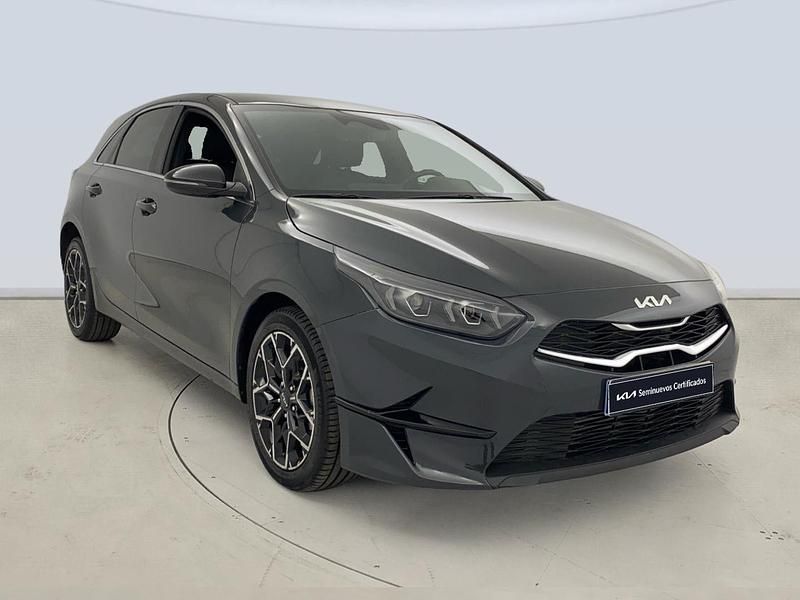 Usado Kia Ceed Style 100 CV (73 kW) 2024 Gris Utilitario