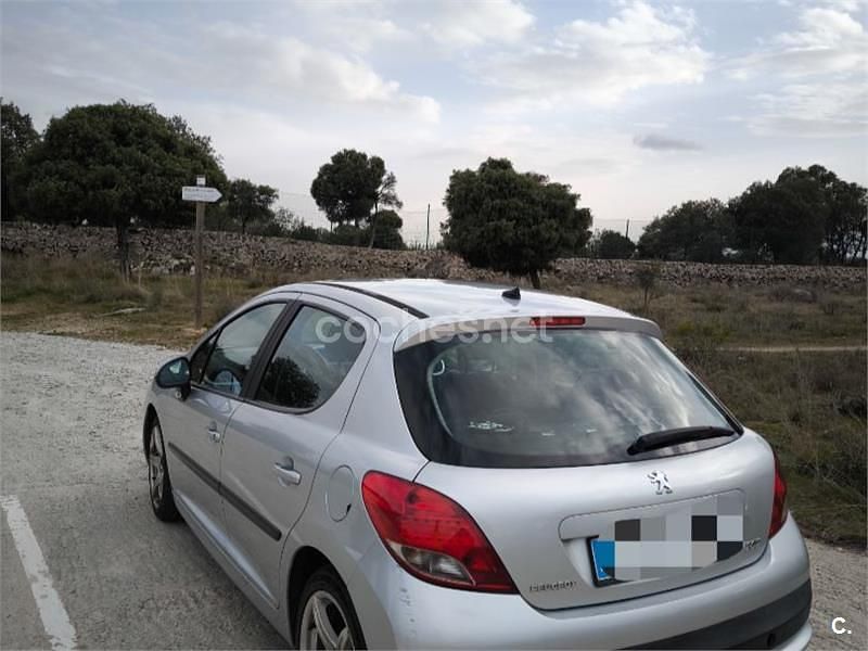 Usado Peugeot 207 90 CV (66 kW) 2009 Gris / plata Berlina
