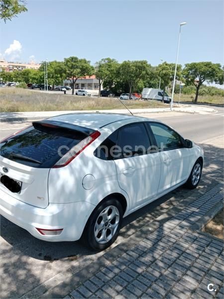 Blanco Usado 2008 Ford Focus Trend Berlina | 4700 € (Precio justo) - Imagen 1/4