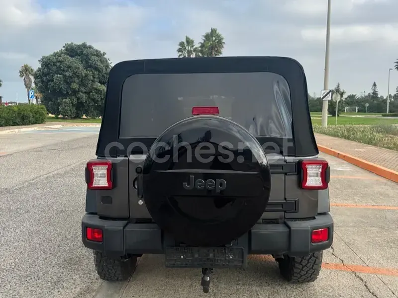 Usado Jeep Wrangler Unlimited Rubicon 200 CV (147 kW) 2019 Gris / plata SUV
