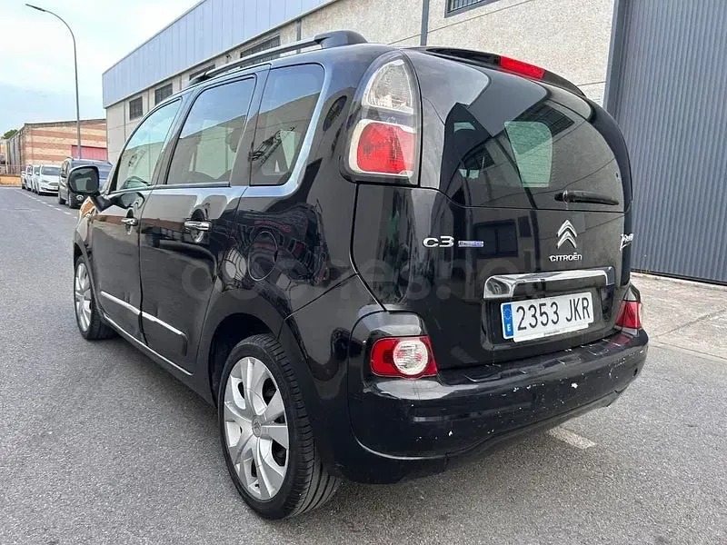 Usado Citroën C3 Picasso Feel 99 CV (72 kW) 2016 Negro Monovolumen