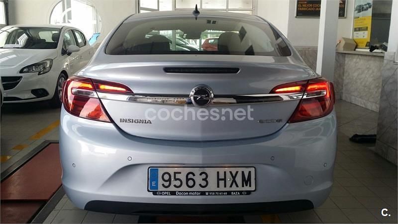 Usado Opel Insignia Business 140 CV (102 kW) 2014 Gris / plata Berlina