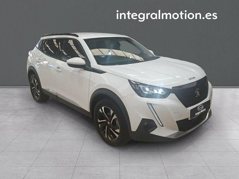 Usado Peugeot 2008 Allure 110 CV (80 kW) 2021 Blanco SUV