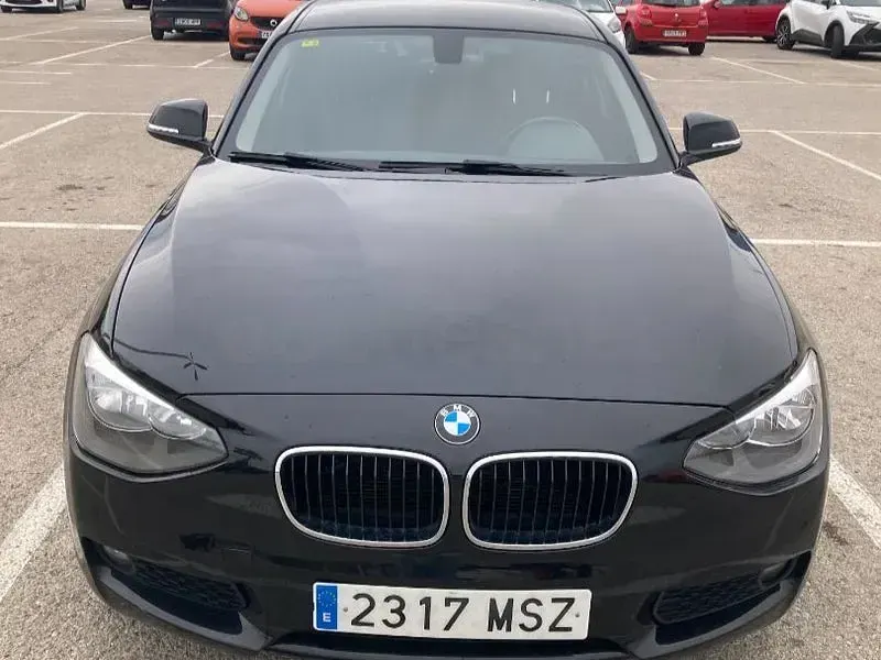 Usado BMW 118 Comfort Edition 143 CV (105 kW) 2012 Negro Utilitario