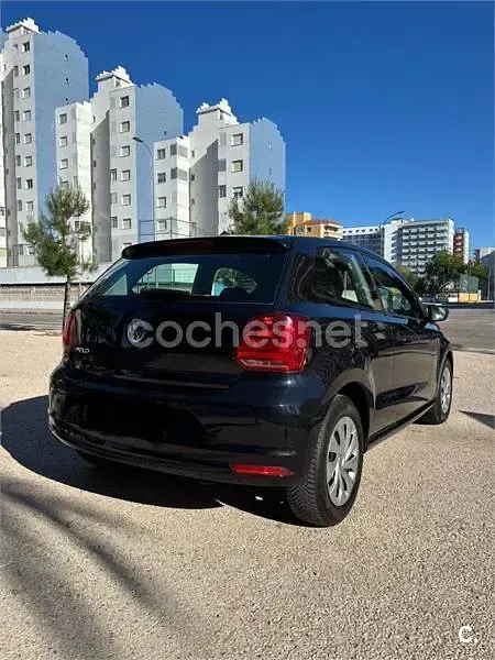 Usado VW Polo Edition 60 CV (44 kW) 2015 Negro Berlina