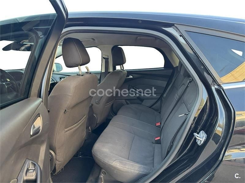 Usado Ford Focus Titanium 115 CV (84 kW) 2011 Negro Familiar